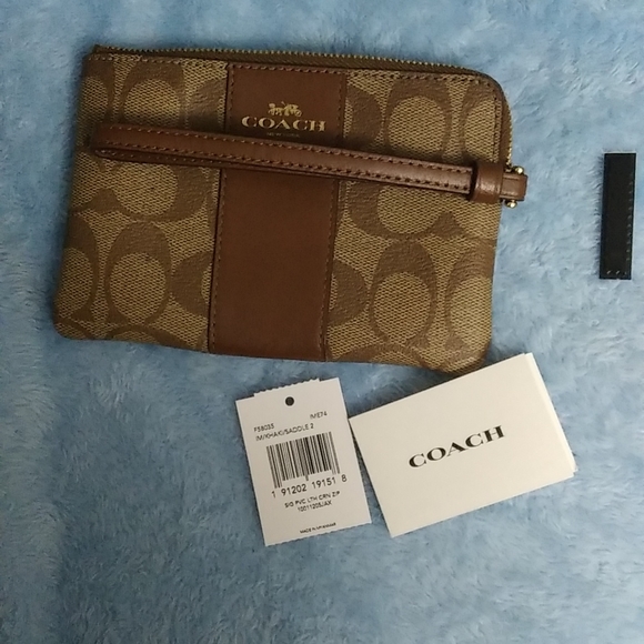 Coach Wristlet - Picture 4 of 6